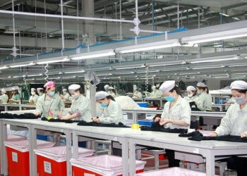 Sản xuất các sản phẩm dệt may của Công ty TNHH May mặc Hoa Lợi Đạt Việt Nam tại KCN cảng biển Hải Hà - Quảng Ninh